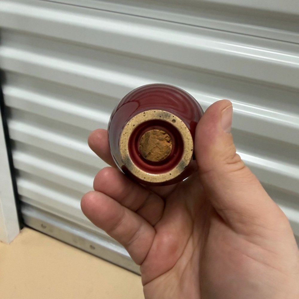 Maroon Ceramic Salt and Pepper Shaker Set - Picture 5 of 6